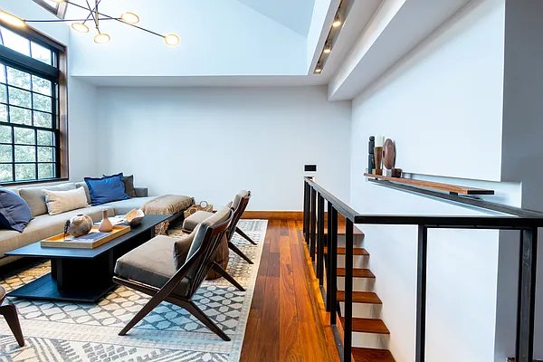 Rented by Finest Furnished LLC | media 102