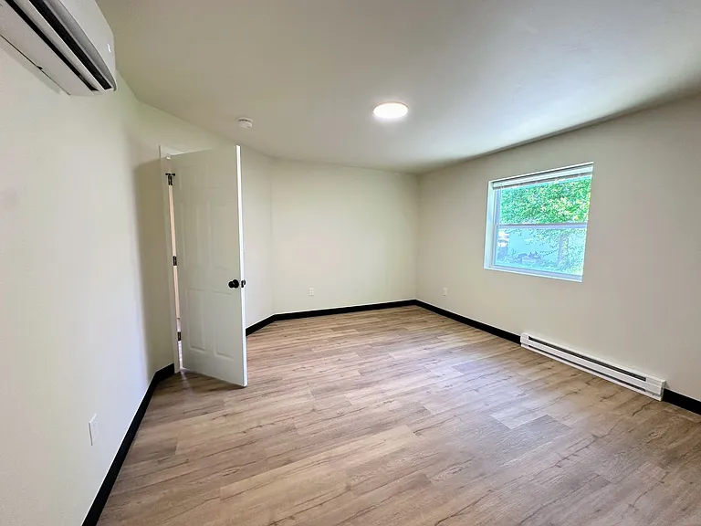 1201-1203 Atrium Ct — Photo 25