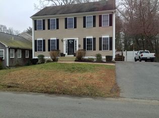 964 Peckham Rd, New Bedford, MA 02745