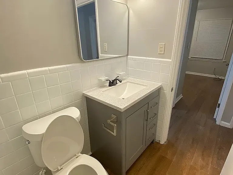 19367 Plainview Ave — Photo 10