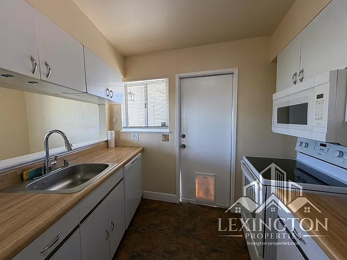 3412 Humboldt Way — Photo 10