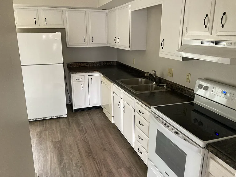 5524-5526 S 42nd Street Ct — Photo 3
