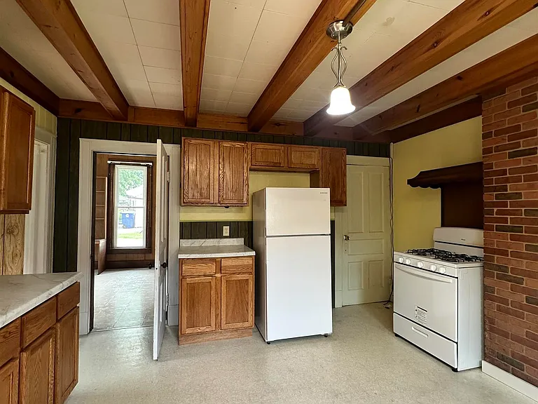 235 S Seminary St — Photo 17