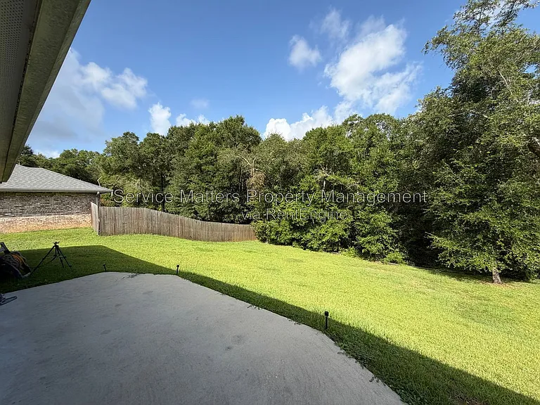 5553 Riviera Dr — Photo 35