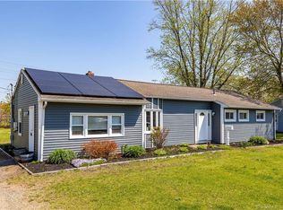 390 Green Manor Ter, Windsor Locks, CT 06096