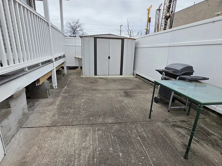 Clifton Ave — Photo 42
