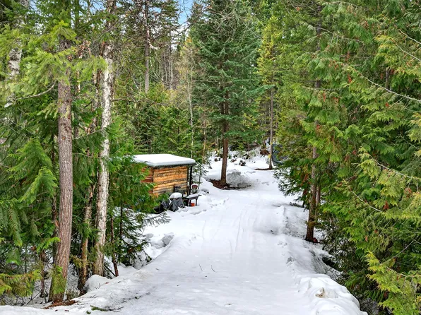 173 Ogden Rd, Clearwater, BC V0E 1N2