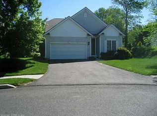 119 Country Club Dr, Oxford, CT 06478