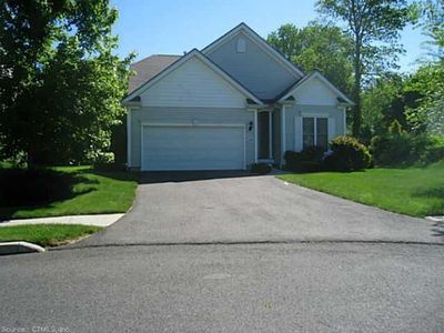 119 Country Club Dr, Oxford, CT, 06478