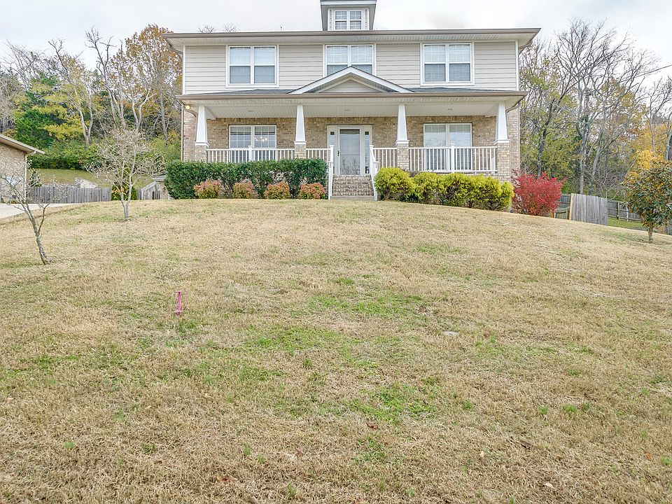 1st image of 608 Excalibur Ct