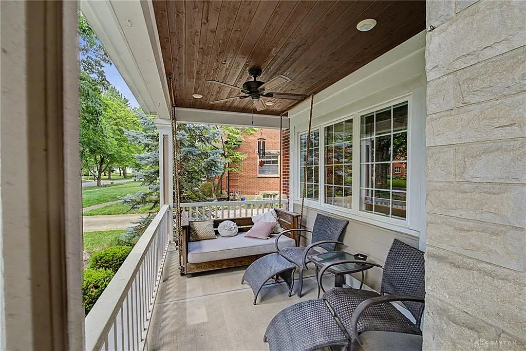 3 bed, 2.5 bath, 2452 sqft, $2,800 — Photo 4