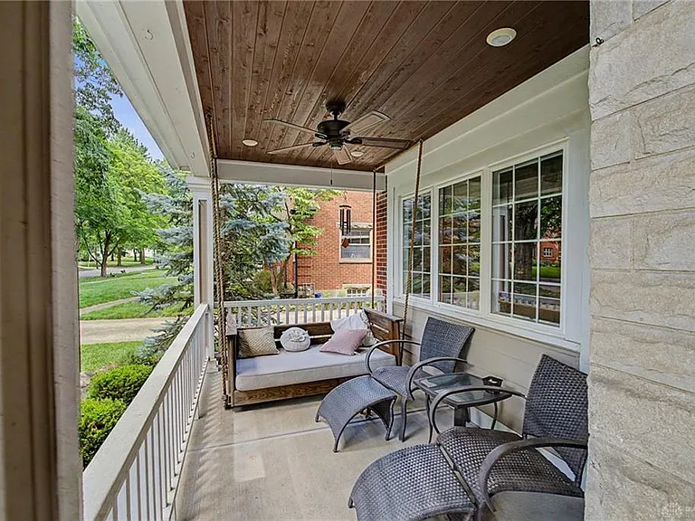 333 Thruston Blvd E — Photo 4
