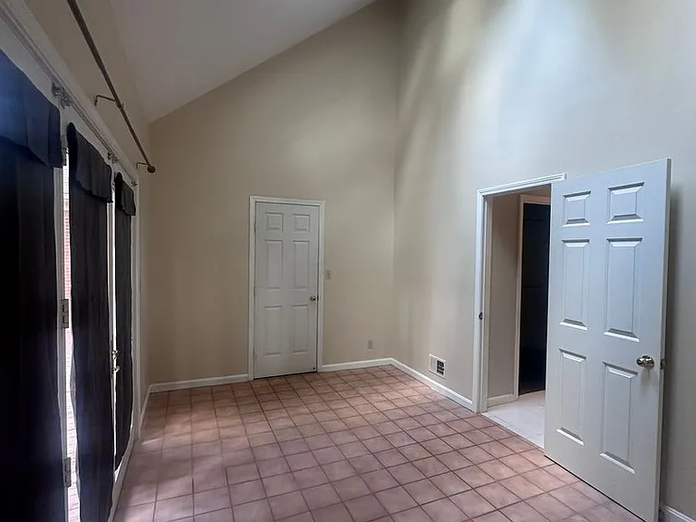 1002 Juniper Springs Dr — Photo 36