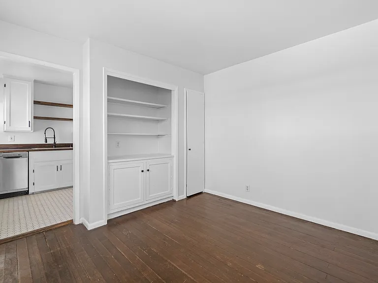 24 Rose Ave #D — Photo 8