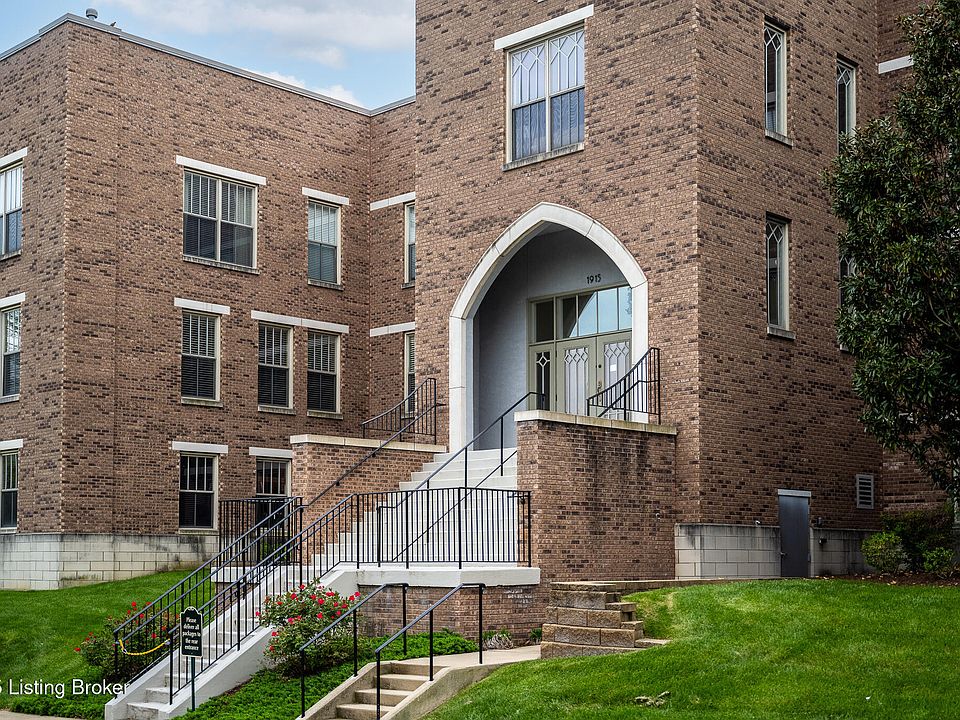2nd image of 1915 Wrocklage Ave Unit 202