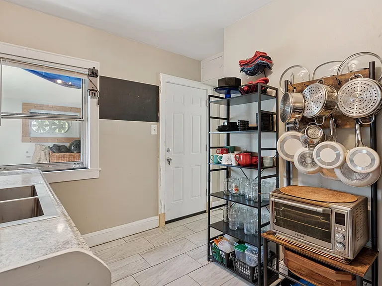1672 Randolph Ave — Photo 12