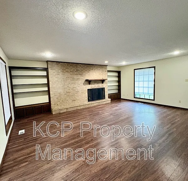 4802 S South Cir #U — Photo 5