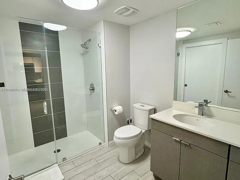 321 NE 26th St #706 — Photo 13