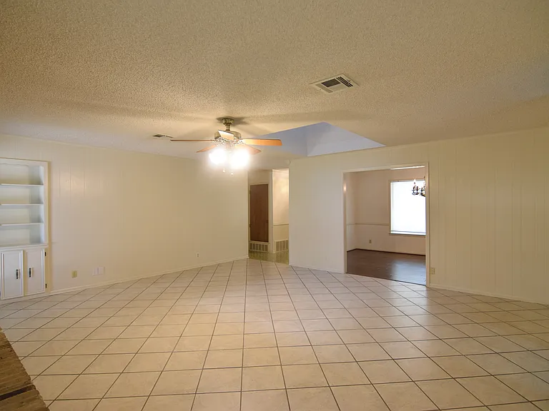 10920 Hartrick Bluff Rd — Photo 9