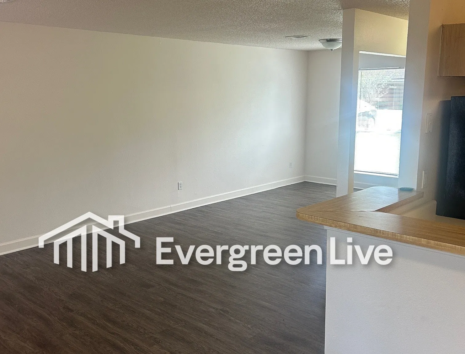 2 bed, 1.0 bath, 1476 sqft, $1,395 — Photo 3