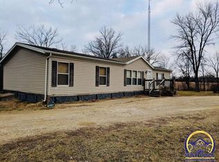 4477 E 249th St, Lyndon, KS 66451