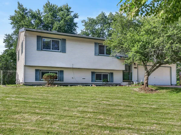 3415 E Crystal Lake Ave, Crystal Lake, IL 60014