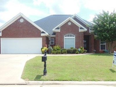190 Saint Charles Pl, Grenada, MS, 38901