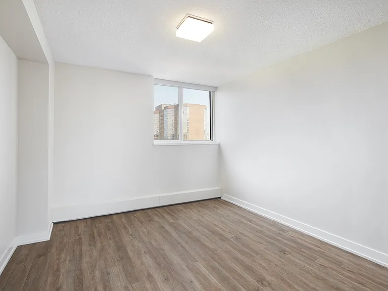 15 Baif Blvd — Photo 16