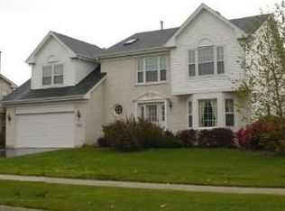 1035 Peters Ct, Lake Zurich, IL 60047