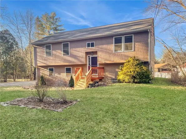 35 Jordan Lane, Windham, CT 06256