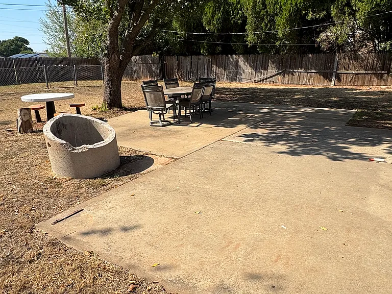 1004 N Dryden Cir — Photo 3