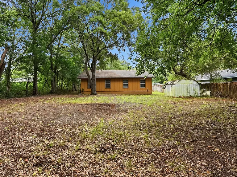 310A Redwood Ave — Photo 23