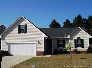 930 Bramblegate Rd, Hope Mills, NC 28348