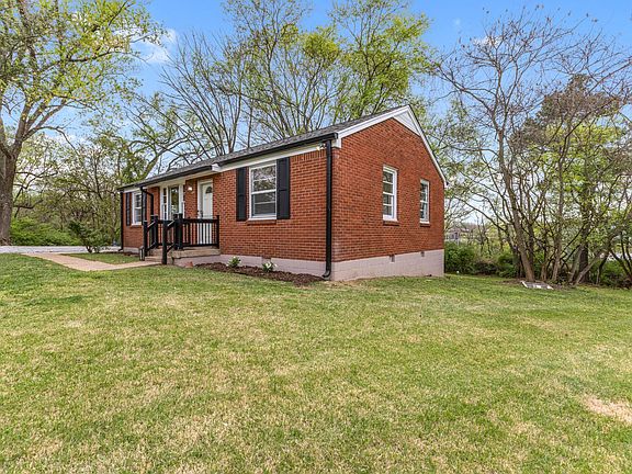 3rd image of 315 Lallemand Ct