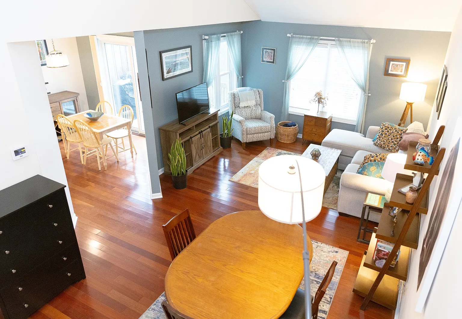 3 bed, 2.5 bath, 1836 sqft, $2,880 — Photo 1