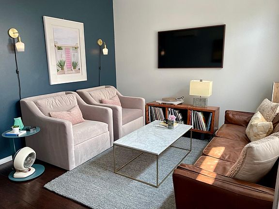 Living room (tv included)