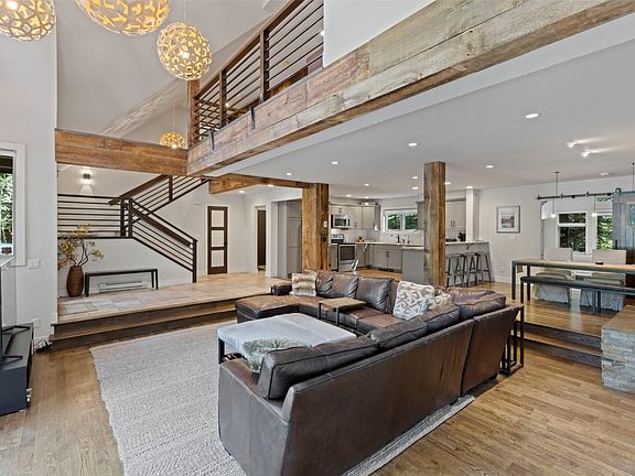 4th image of 1204 Brooks Hill Drive