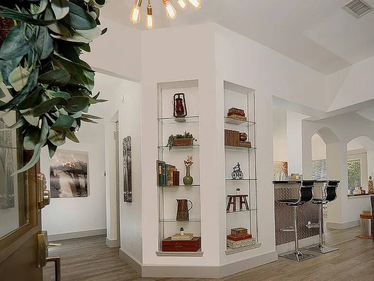 182 N Valley Oaks Cir — Photo 5