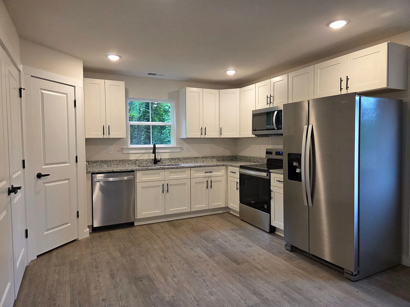 3 bedroom townhouse in Hickory — Photo 4