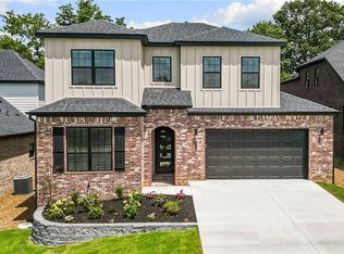 2512 N Crossover Rd, Fayetteville, AR 72703