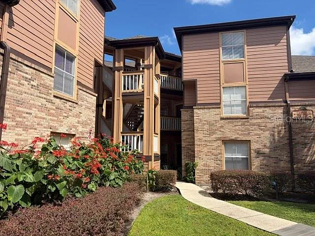 2 bed, 2.0 bath, 1110 sqft, $1,695 — Photo 1
