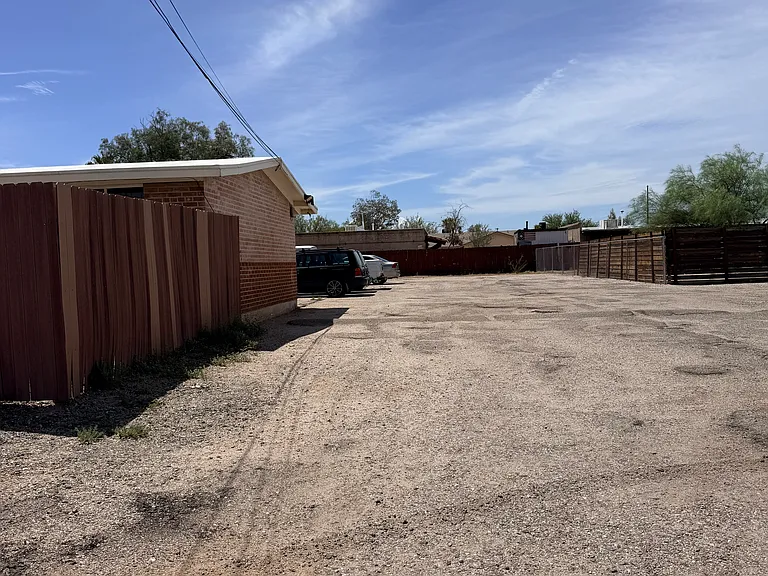 3510 E Blacklidge Dr — Photo 20