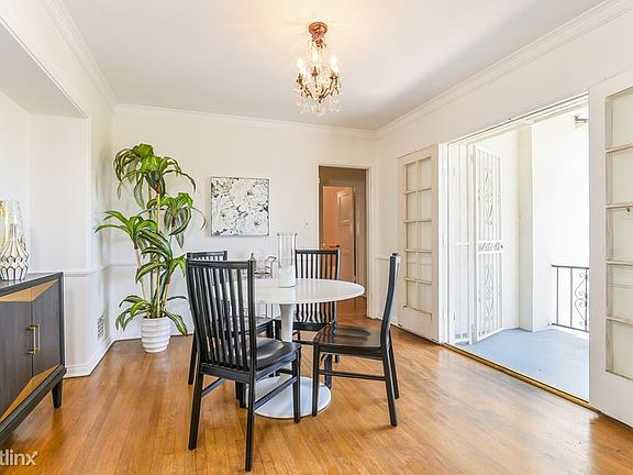 Loma Linda 2 Bed dining
