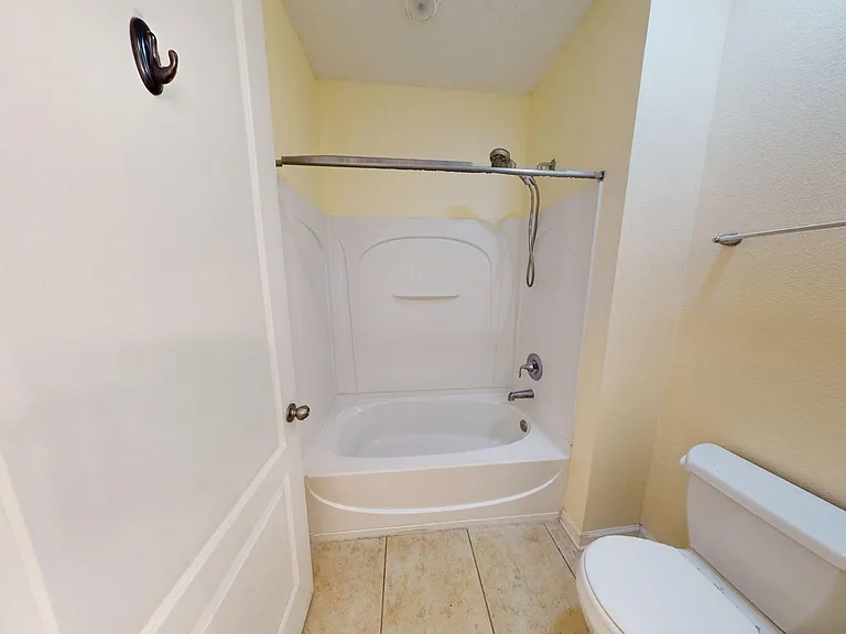 15707 Lexington Park Blvd — Photo 36