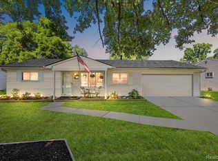 45481 Wakefield St, Shelby Township, MI 48317