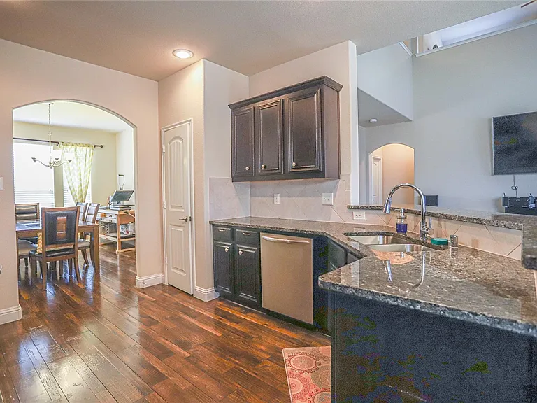 2182 Liriope Ln — Photo 11