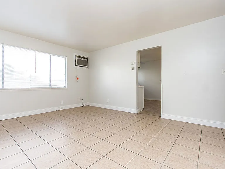 121 Starr Ave #C — Photo 3