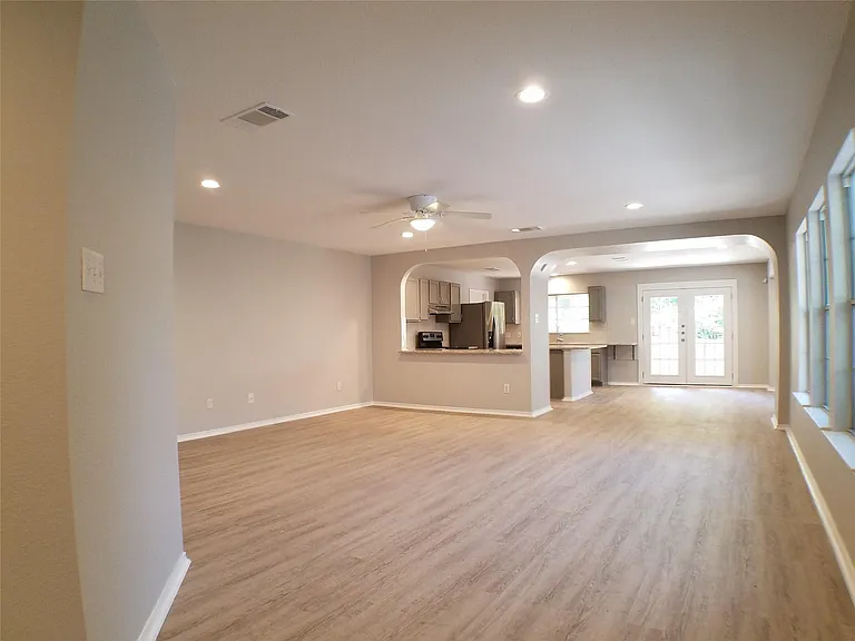 11208 Blairview Ln — Photo 3