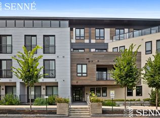 97 Elmwood St #110, Somerville, MA 02144