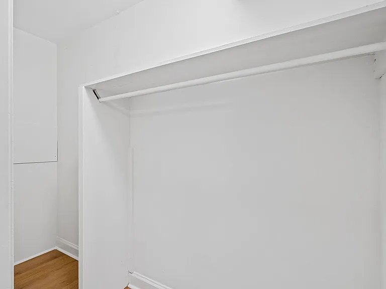 1121 West End Blvd — Photo 23